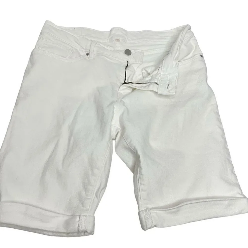Levi’s vintage 90’s white Bermuda shorts size 31